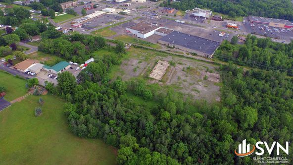 1477 North Road SE, Niles, OH 44446